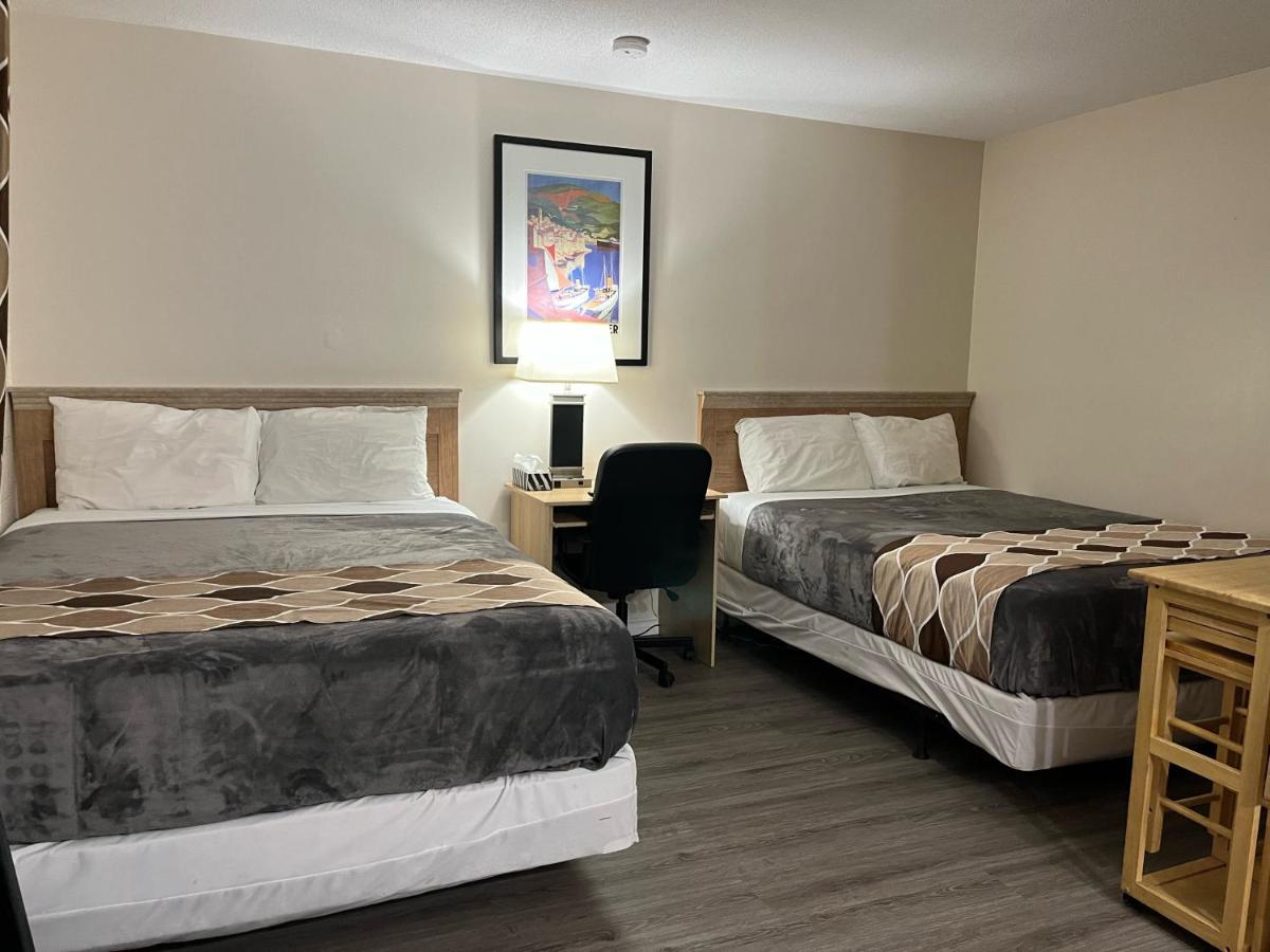 West Castle Motel Пінчер-Крік Екстер'єр фото
